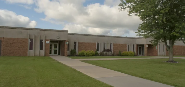 Howard Chapman Elementary School  768x362